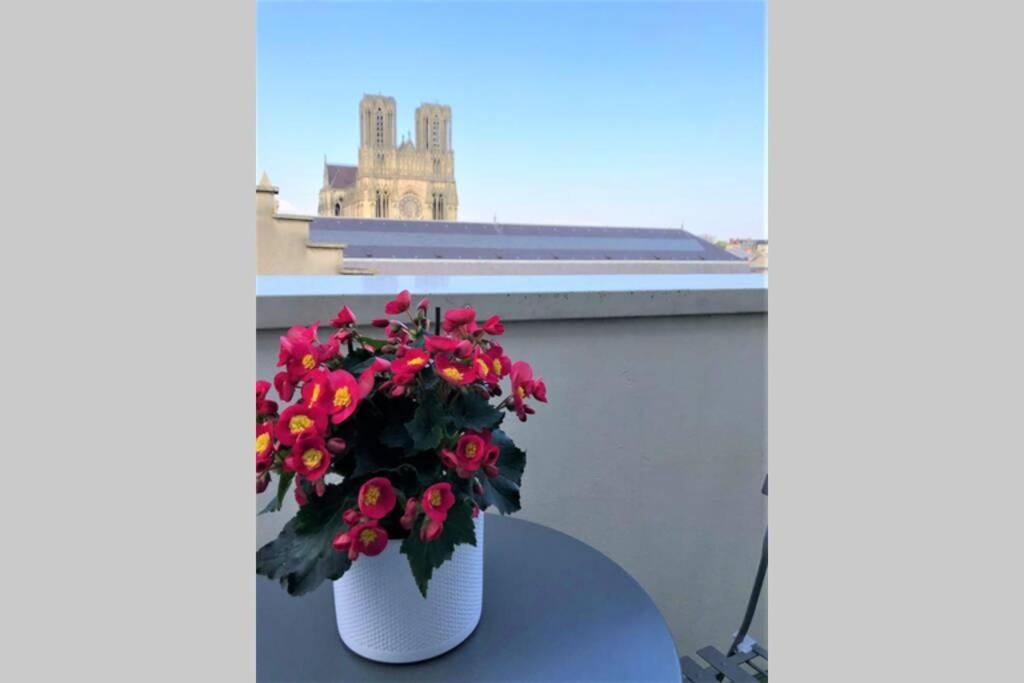 Hypercentre Grand Balcon Vue Cathedrale Apartment Reims Bagian luar foto